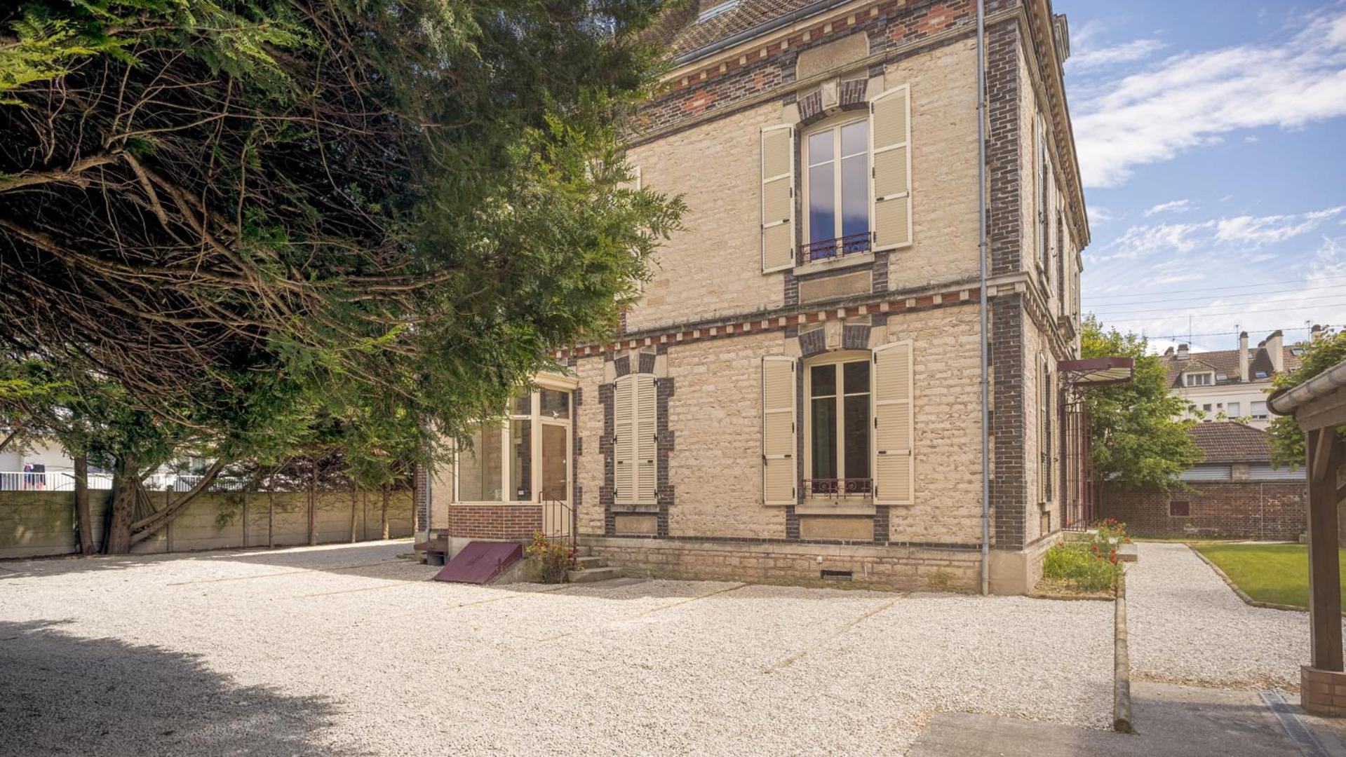 Bonappart 13 - Charme Napoleonien & Confort Troyes Exterior foto